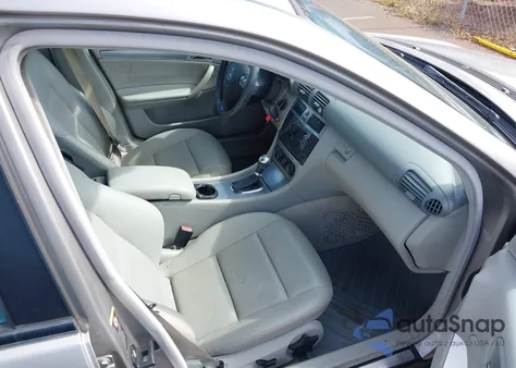 2005 Mercedes-Benz C 230 Kompressor Sport из США, поврежденный, VIN WDBRF40J95F691358